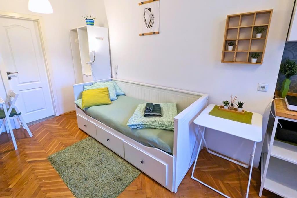 Cozy Ensuite Room In Zagreb Center Zewnętrze zdjęcie